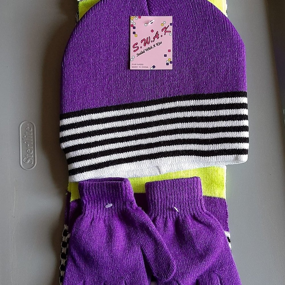 NWT S.W.A.K. Hat Gloves Scarf Set